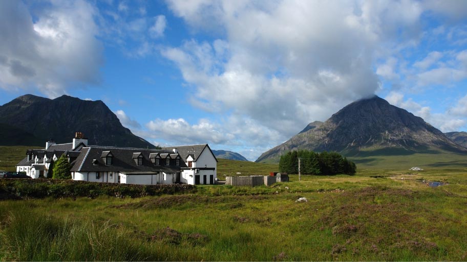 idyllic scenery with Kings House Hotel