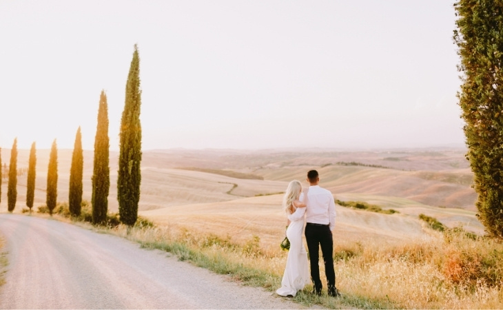 Wedding Couple Travel Tuscany in Italy