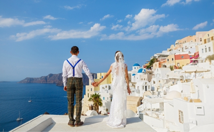 Beautiful wedding couple in Santorini, Greece