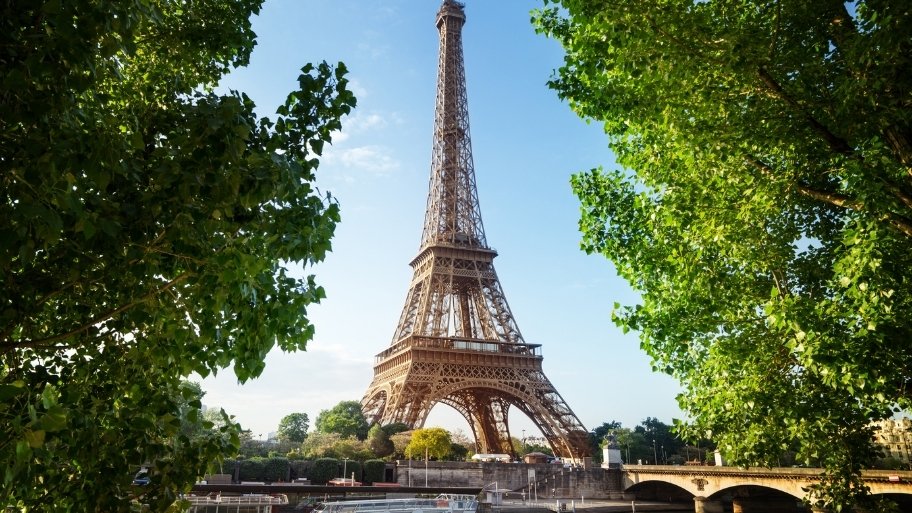 Eiffel tower, Paris. France - France Travel Guide